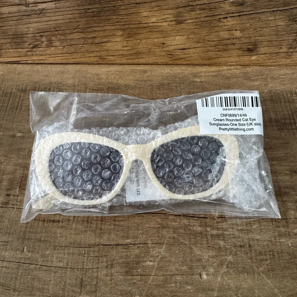 NEW PrettyLittleThing Cream Rounded Cat Eye Sunglasses ~ 💯 % UV Protection